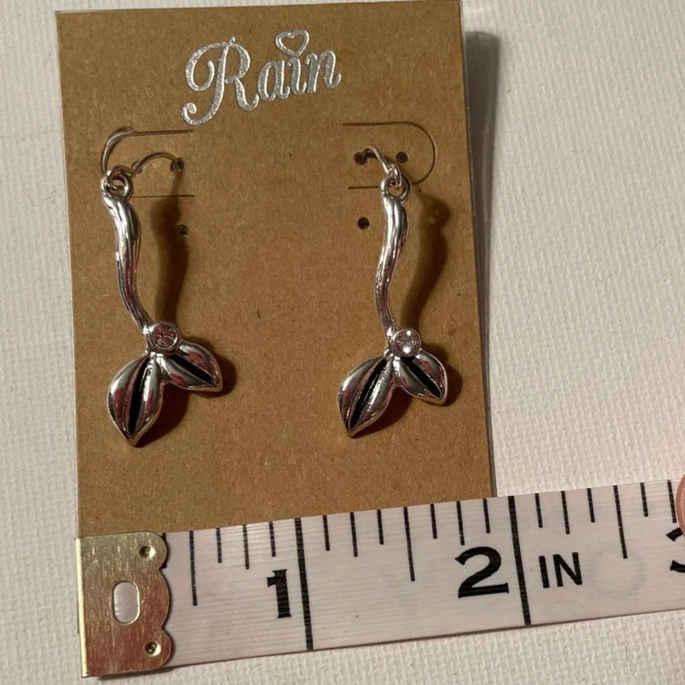 Rain silver toned leaf‎ earrings NWT